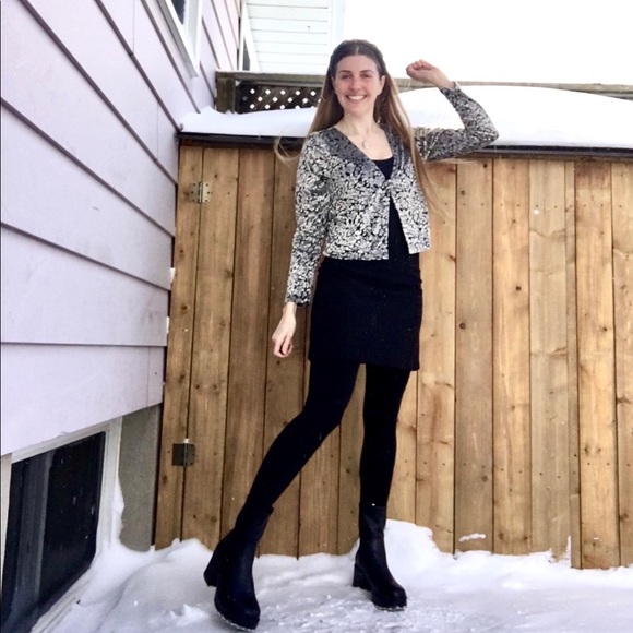 Meet your Posher, Corinna - Picture 1 of 1